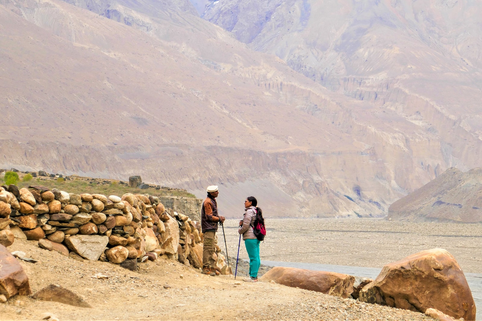 Bossy travelers interview with Aneeqa, head of Pakistan's first female-run tour company - Trekking in Gilgit Baltistan